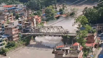 Nepal floods: Over 90 dead, 105 Indians missing; India rushes relief material - key points