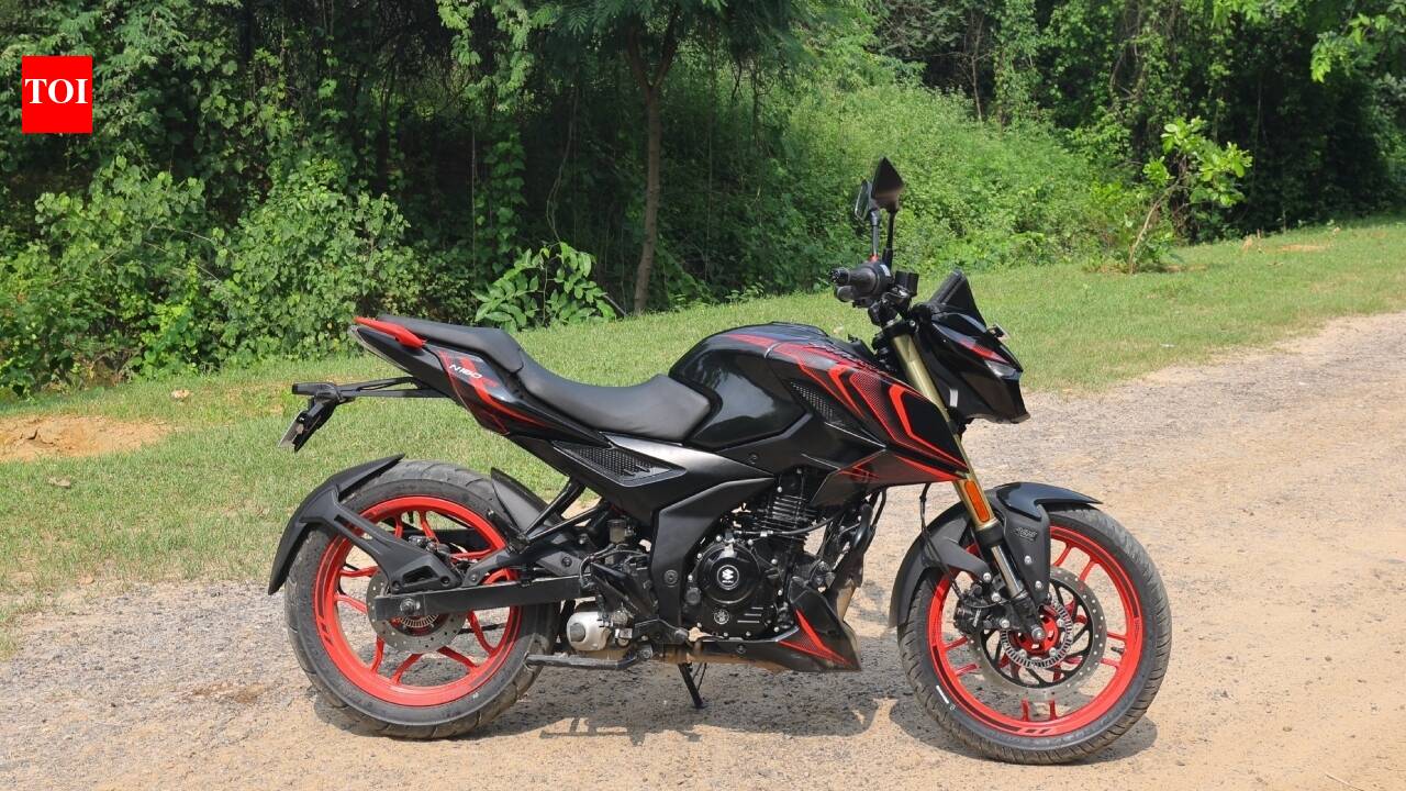 Bajaj Pulsar N160 4V review: Four valves change the game