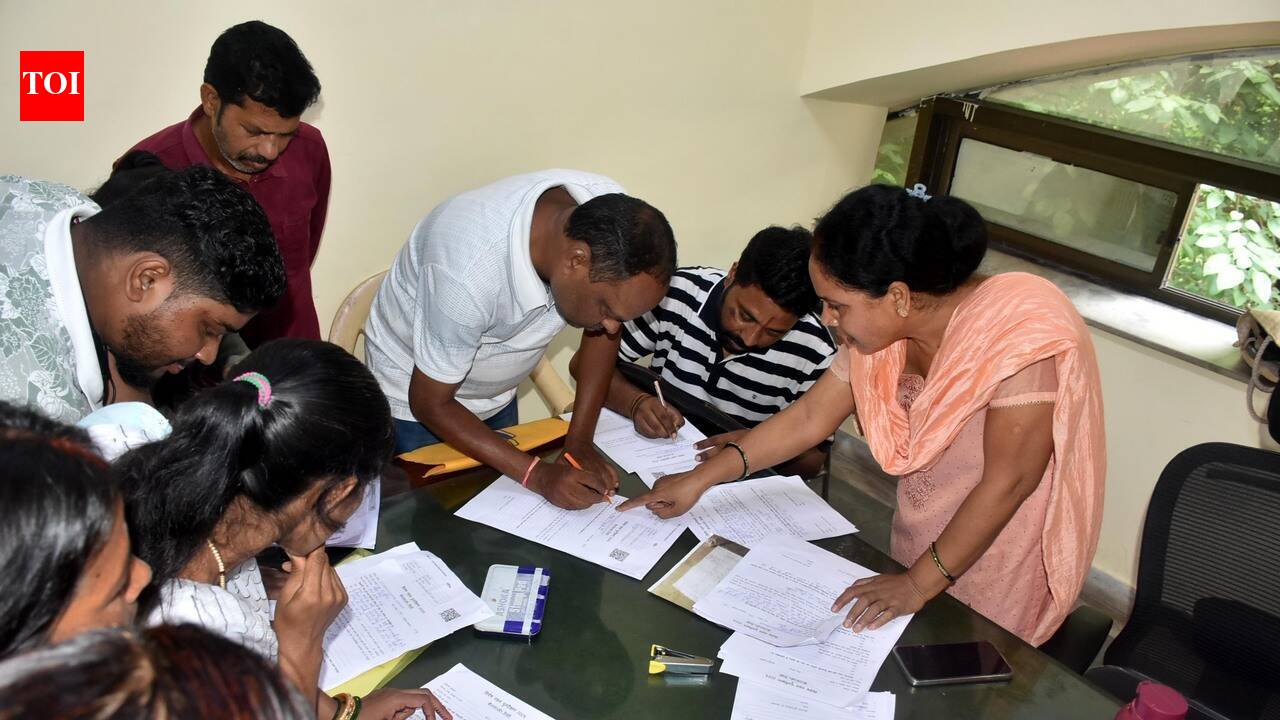 EC begins door-to-door drive to plug gaps in Jharkhand draft voter roll