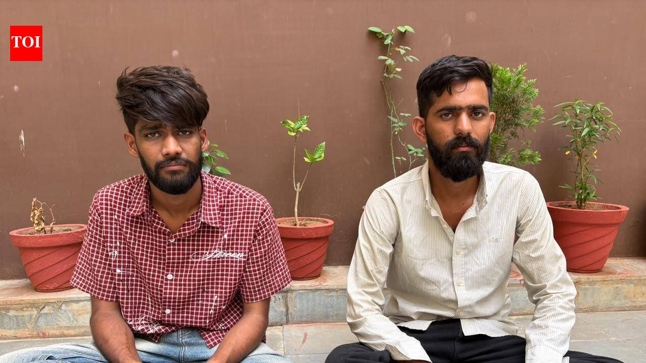 2 held for luring, robbing men through dating app