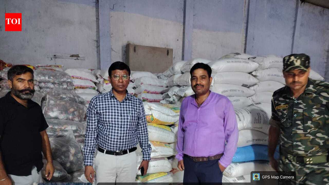 Palamu District Officer Inspects Sugar Stocks Amid Price Surge