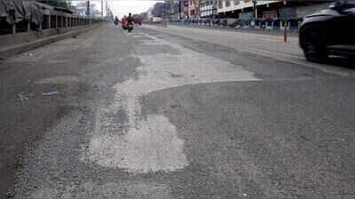 Traffic police SOS to KMDA for emergency repairs on Sealdah flyover