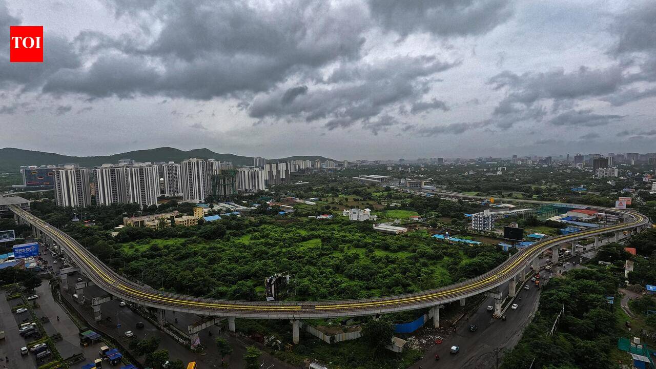 Pune IT Hub Expansion: Five Firms Directed to Build Direct Foot Overbridges to Metro Stations