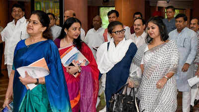 Lok Sabha Secretariat issues notices to 20 rebel TMC MPs