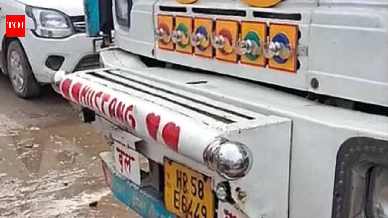 Truck mows down 2 Faridabad cops on patrol bike