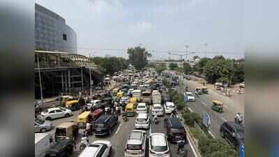 Deep impact: IFFCO Chowk sinkhole derails traffic on MG Road, eway