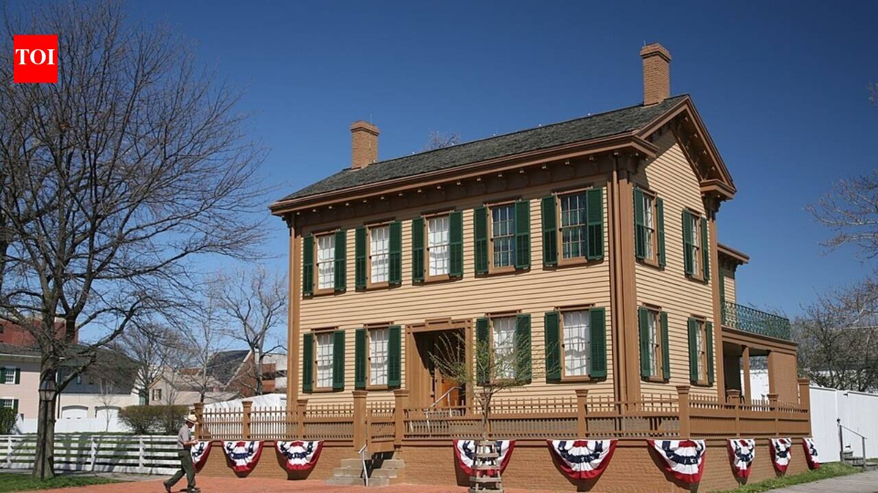 In 1887, Robert Lincoln transferred his family home to Illinois with conditions for its preservation; today it anchors Lincoln Home National Historic Site