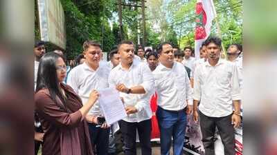 Aasu protests in Dibrugarh over soaring prices of essential commodities