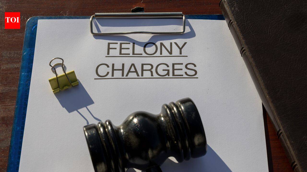 Texas officer indicted on 100 felony counts after 45,000 database searches