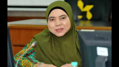 Malaysian university fires professor who claimed Malays could fly; they taught Romans shipbuilding
