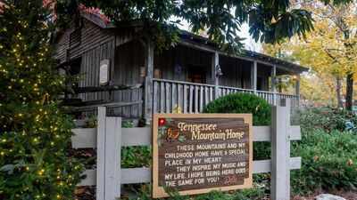 From childhood cabin to Dollywood: Inside Dolly Parton's $1.8 billion tourism legacy