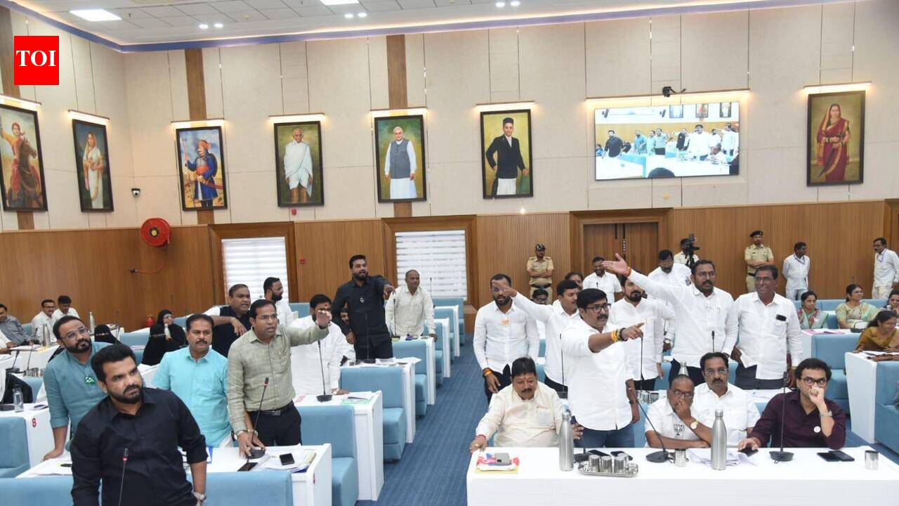 ​Uproar in Sambhajinagar civic body meeting as corporators clash over water crisis