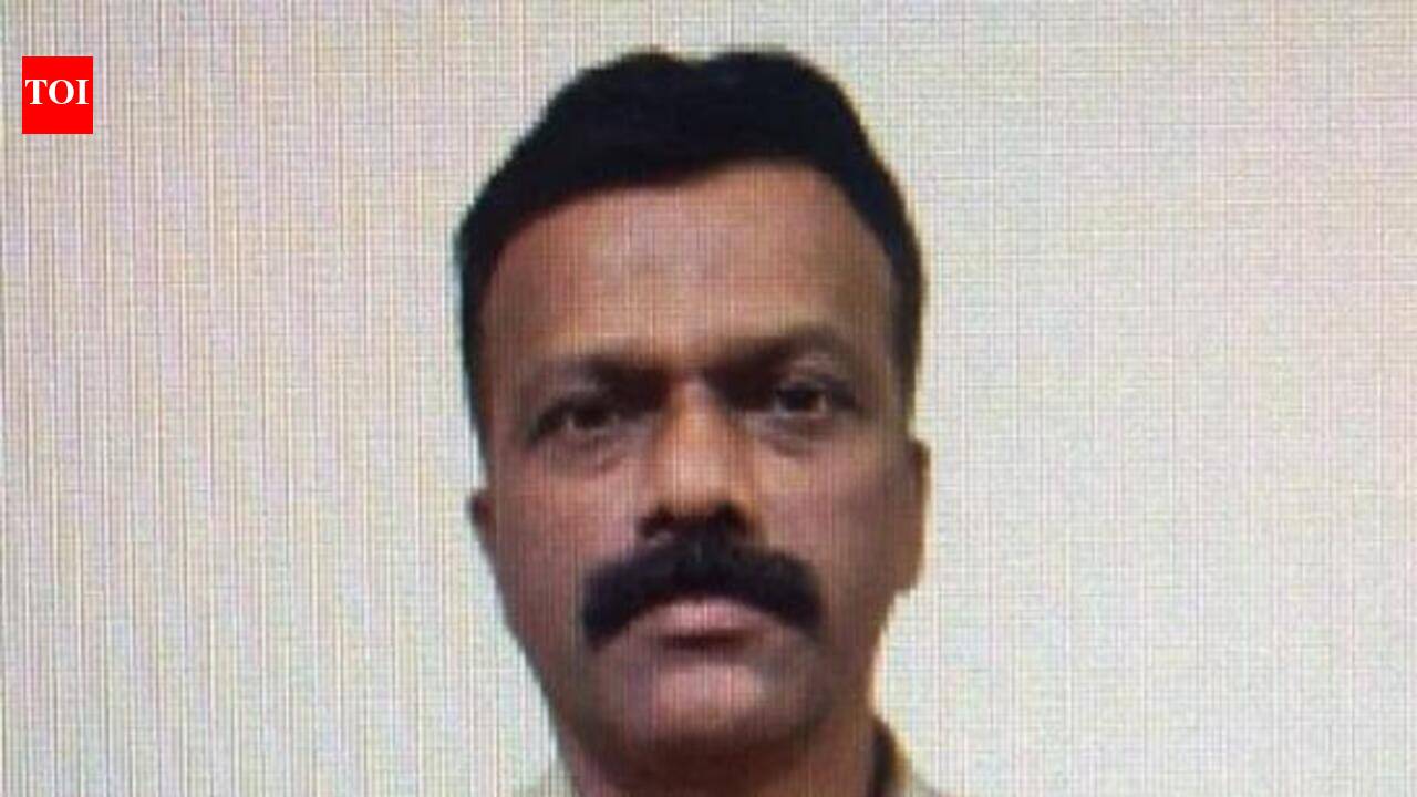 Three on bike ram into 2 cops on bandobast duty in Mumbai, one lands in hospital