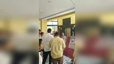 LU PhD scholar stuck in lift for over an hour after power failure