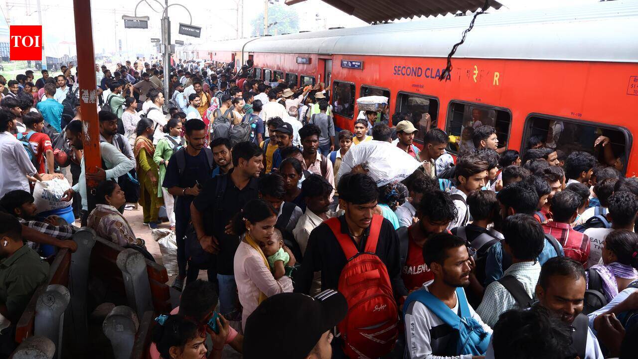 Revamp delayed, Ghaziabad railway station chokes under festive rush