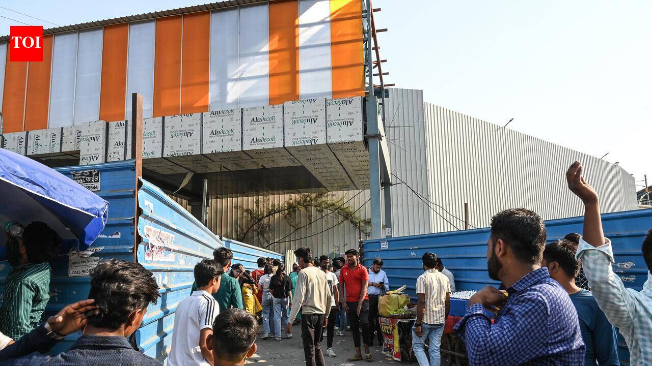 3 years on, 400m skywalk linking Sector 51, 52 metro stations to open today