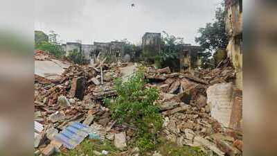 Part of dilapidated BSL residential block collapses, no casualties