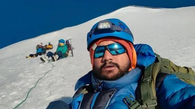 At 23, he left banking to chase his passion for the mountains, how Vijay Pratap Singh built a ₹10 crore trekking business