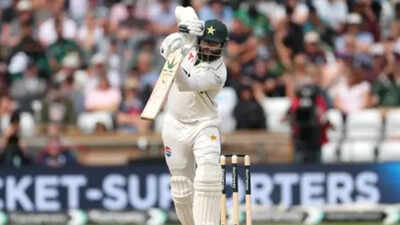 Pakistan dealt injury blow as Imam-ul-Haq suffers low-grade calf strain at Lord’s