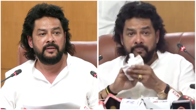 Valmiki scam: Karnataka minister B Nagendra resigns; breaks down on camera