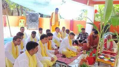 Sati Puja: When khaki gives way to yellow at a Gopalganj PS
