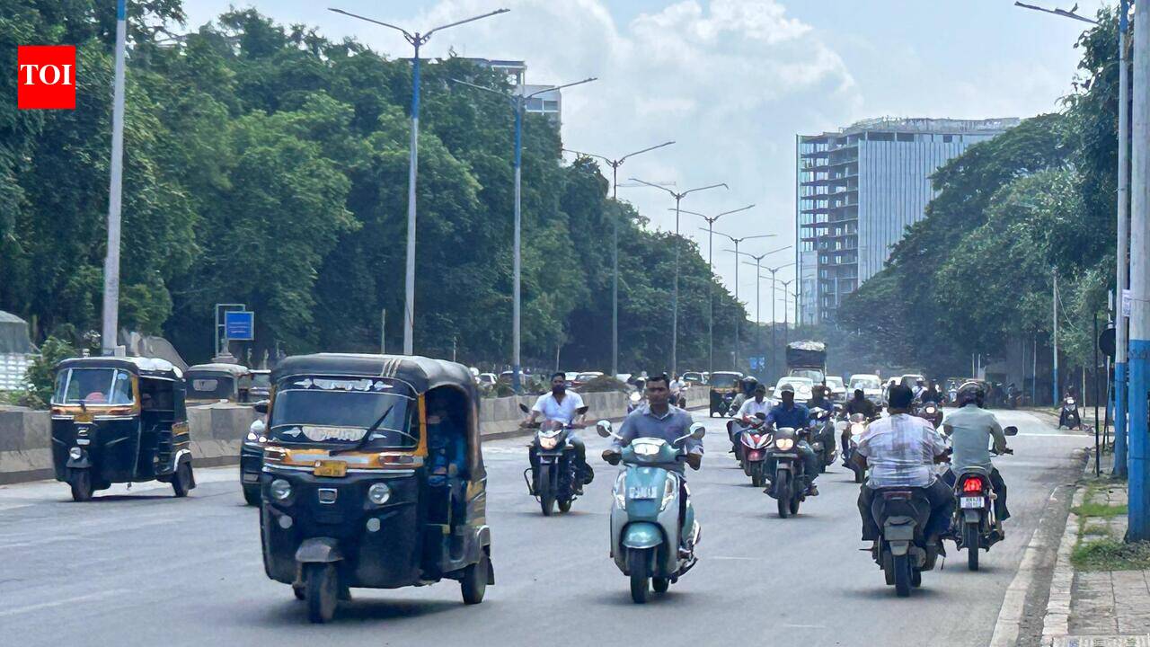 Vimannagar residents struggle with wrong-side driving, demand robust steps
