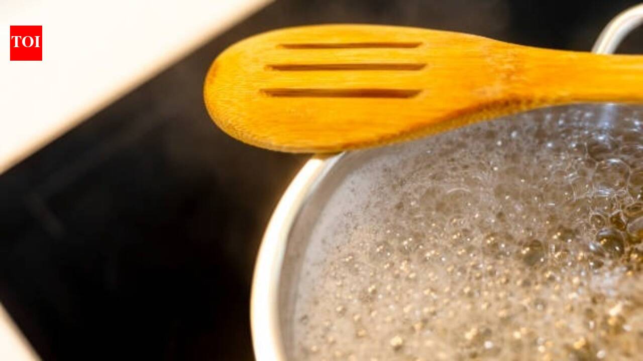 Life StylePut a wooden spoon across a boiling pot: