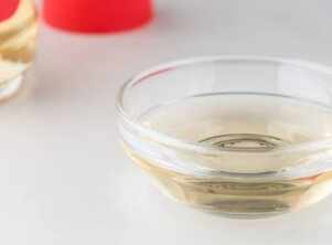 Place a bowl of vinegar in a smelly room: What this simple DIY can actually do