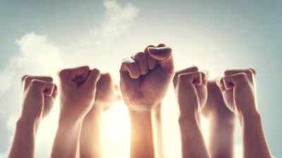 7 Powerful manifestations for confidence: Build self-belief, quiet self-doubt and step into your power with these simple manifestations you can repeat every day