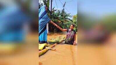 ASHA worker rescues flood affected