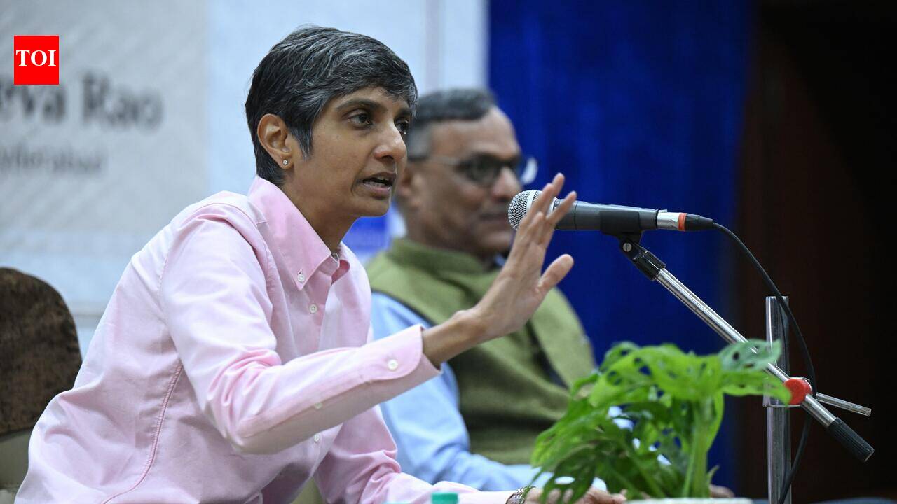 Menaka slams BCI chief over lack of elections