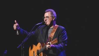 Vince Gill gets emotional remembering Dolly Parton: Breaks down in tears on stage while singing ‘I Will Always Love You’