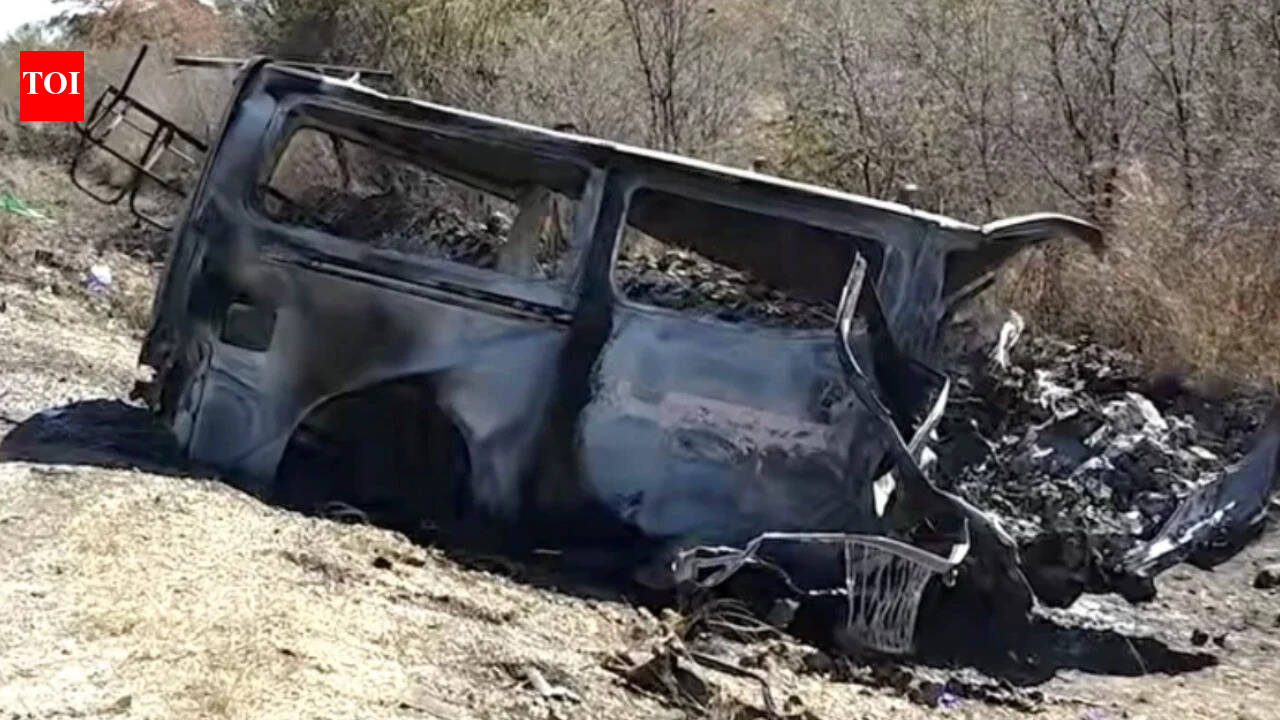 Zimbabwe crash involving church minibus kills 27