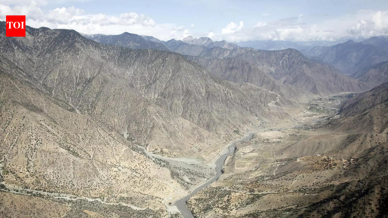 4.9-magnitude earthquake hits Afghanistan near Hindu Kush