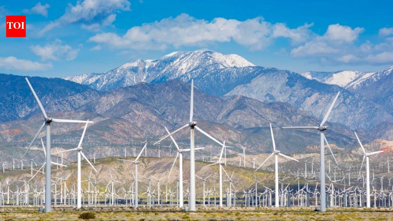 Iowa plant shreds Wind Turbine blades into fibres and powders for concrete, mortar and asphalt