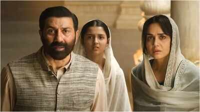 Rajkumar Santoshi disagrees with Shabana Azmi over Sunny Deol's muslim character in ‘Batwara 1947’; 'Amitabh Bachchan played Muslim hero in ‘Coolie'