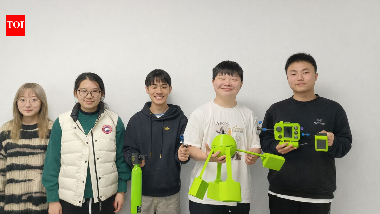 Meet the students who built DiveGuard, a low-cost underwater messaging system