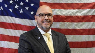 Mississippi mayor opposes lowering flag for Dolly Parton, says honour should be reserved for ‘truly extraordinary circumstances’
