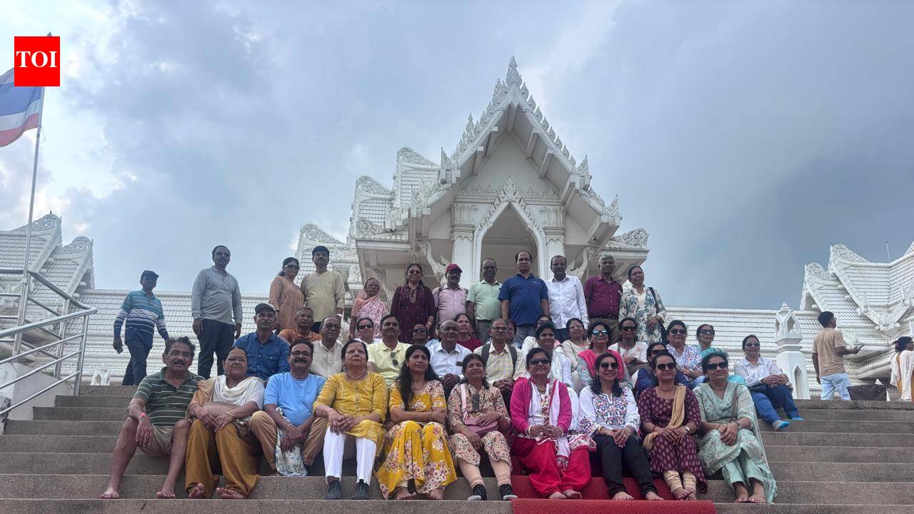 45 from Maha stuck in Nepal on way back, praise bravery & hospitality of locals