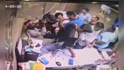 Gang of 30 vandalises Dum Dum hotel, threatens manager, attacks staff & guests