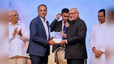 Vice-prez honours NCR officer for social works