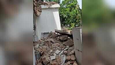 Balconies collapse across 3 floors in Gurgaon, house owner, contractor injured