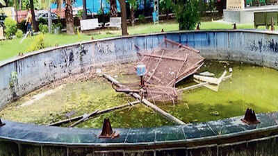 Tiles and swings broken, locals seek repairs of open gym in Noida sector 51 park