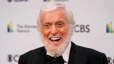 Dick Van Dyke fitness a los 100 años: por qué sigue moviéndose como parte de su rutina de ejercicios