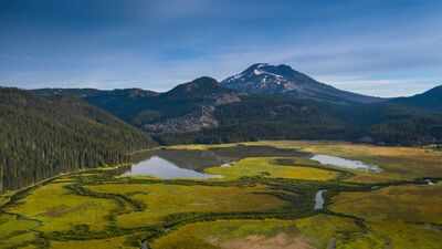 Scientists used geothermal drill-hole temperatures in Oregon’s Cascades and found at least 81 cubic kilometres of water hidden in volcanic rock, nearly 3 times Lake Mead’s capacity
