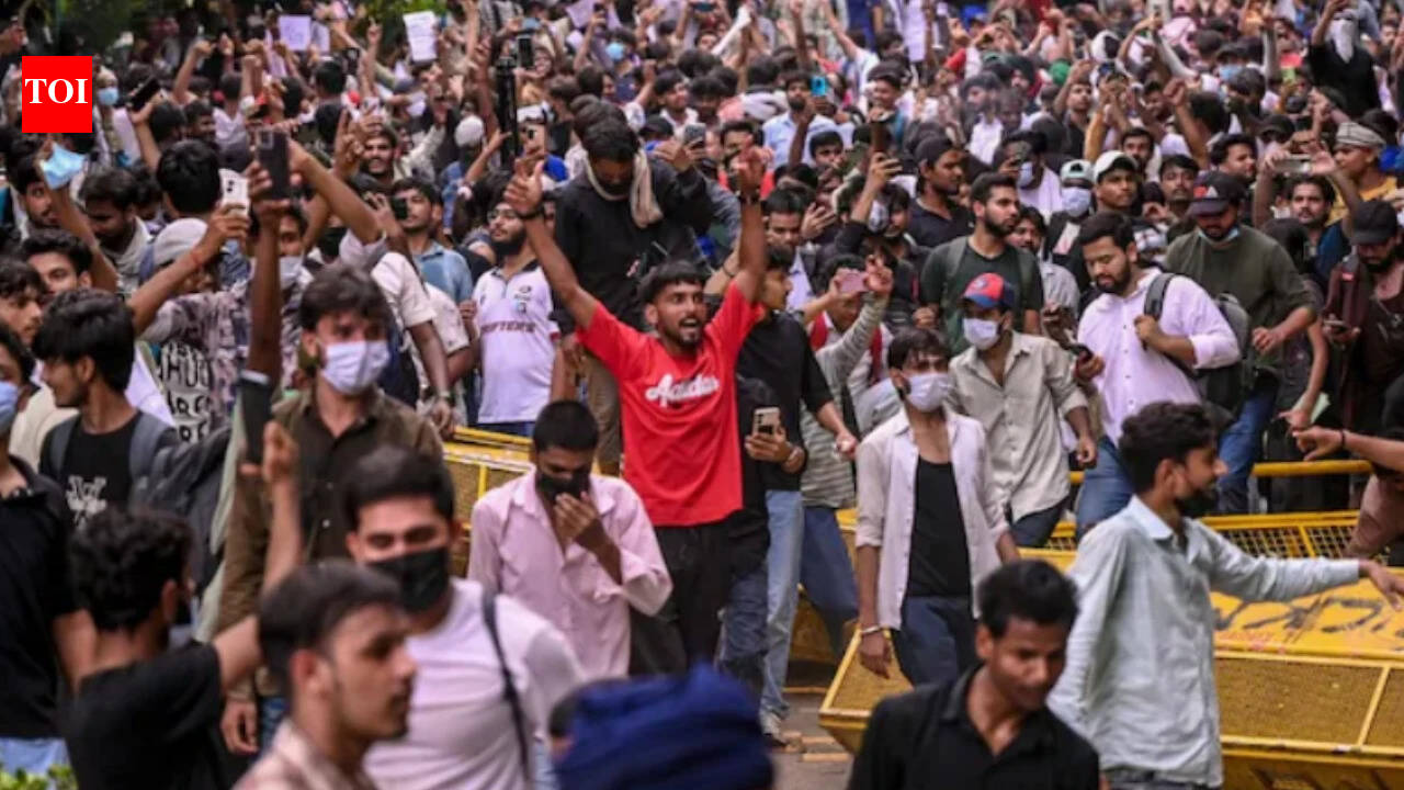 Centre moves Supreme Court to quash FIRs against NEET protesters