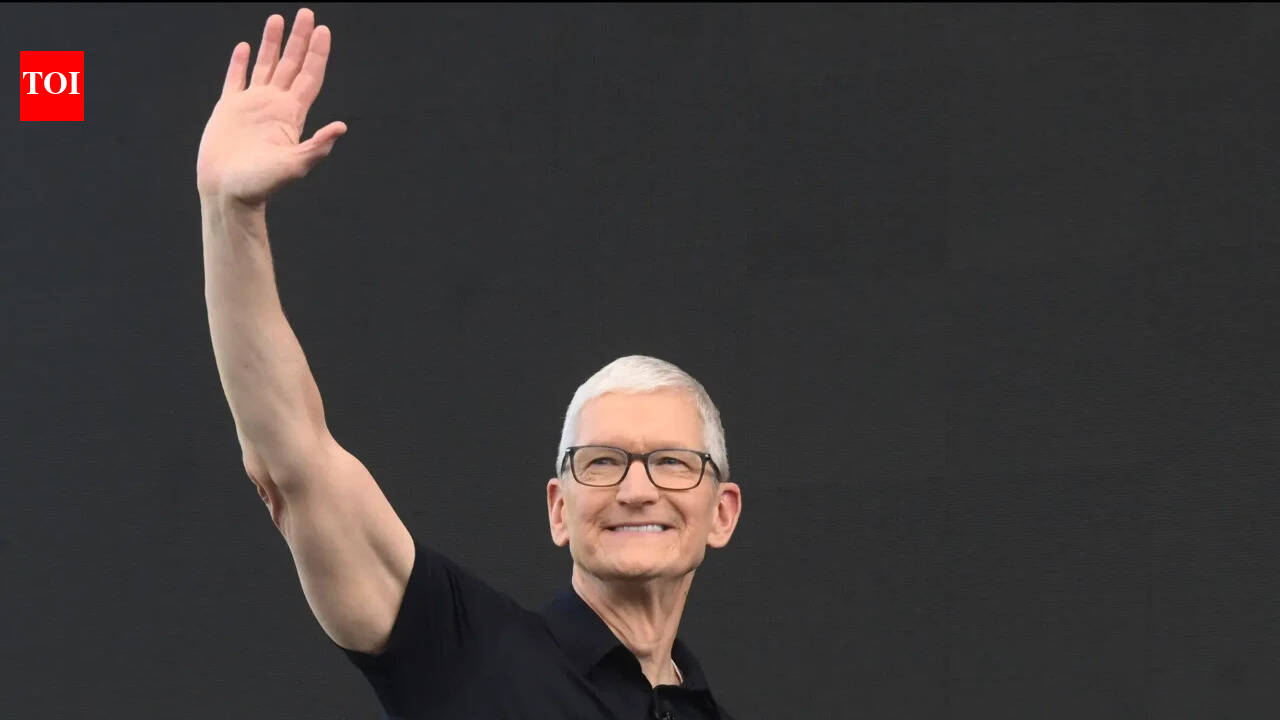 As Apple gets a new CEO, here's what fifteen years of Tim Cook did to the compan...