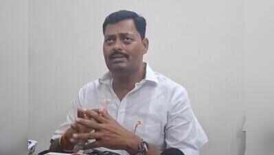 SC/ST welfare minister sees Dalit politics behind Manjhi-Chirag row
