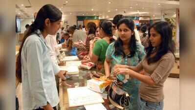 Gujarat: Buyers drawn by gold prices, but keep purchases small