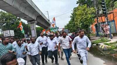 Cong activists protest at BJP office against pellet gun use on students